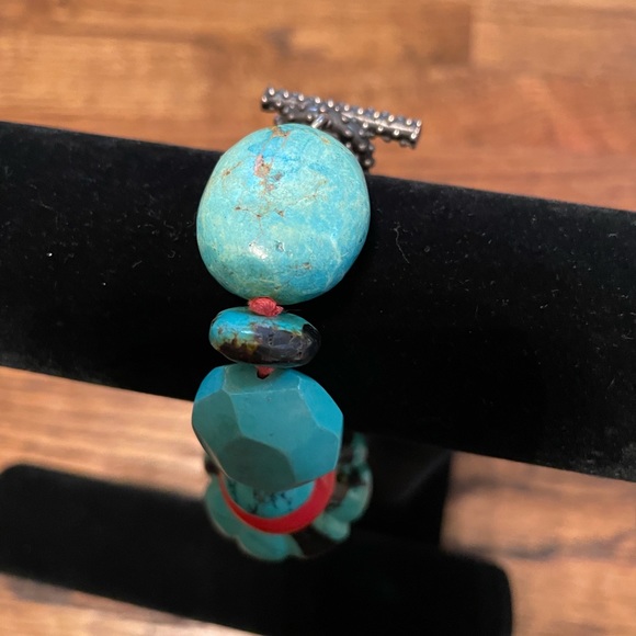 Turquoise and coral bracelet - Picture 5 of 7